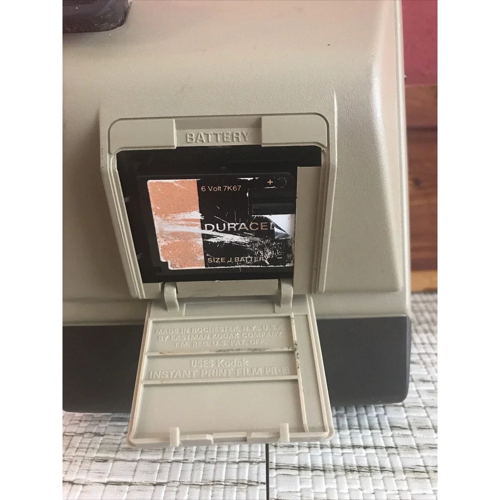 Vintage Kodak Instant Camera Colorburst 100 Film Photo Collectible‎ UNTESTED